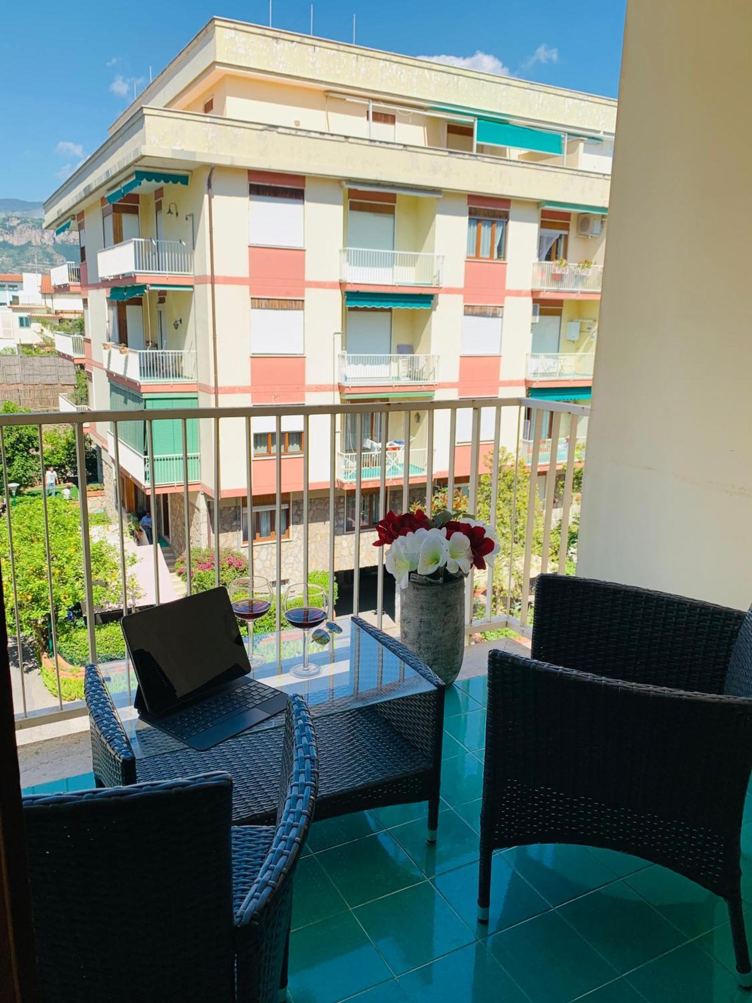 Sorrento Moon Apartment Luaran gambar